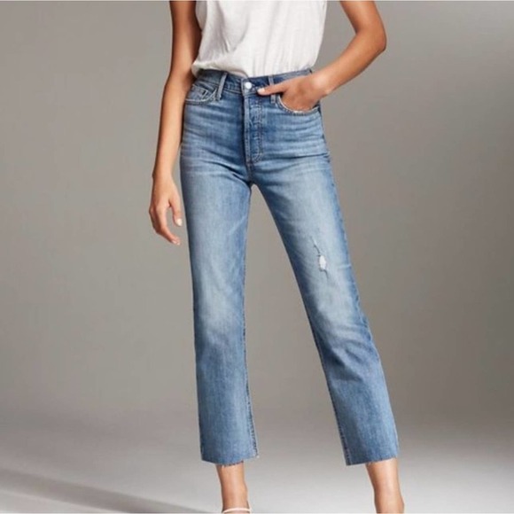 Aritzia Denim The Arlo High Rise Raw Hem Straight Leg Size 28 - Picture 1 of 10
